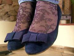 First Her Shoes Come Off Then She Sheds Her Socks And Shows Her Toes Porn Videos
